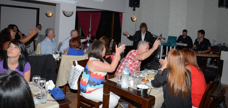 Elit Park Fasıl Restaurant'da Yenilenen Canlı Müzik ...