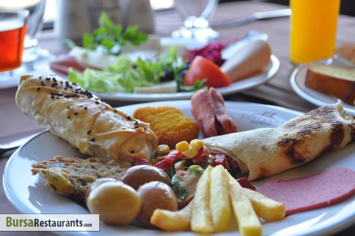 Y. Kamelya Et Lokantası'nda Harika Bir Pazar Kahvaltısı &gt;&gt; Bursa