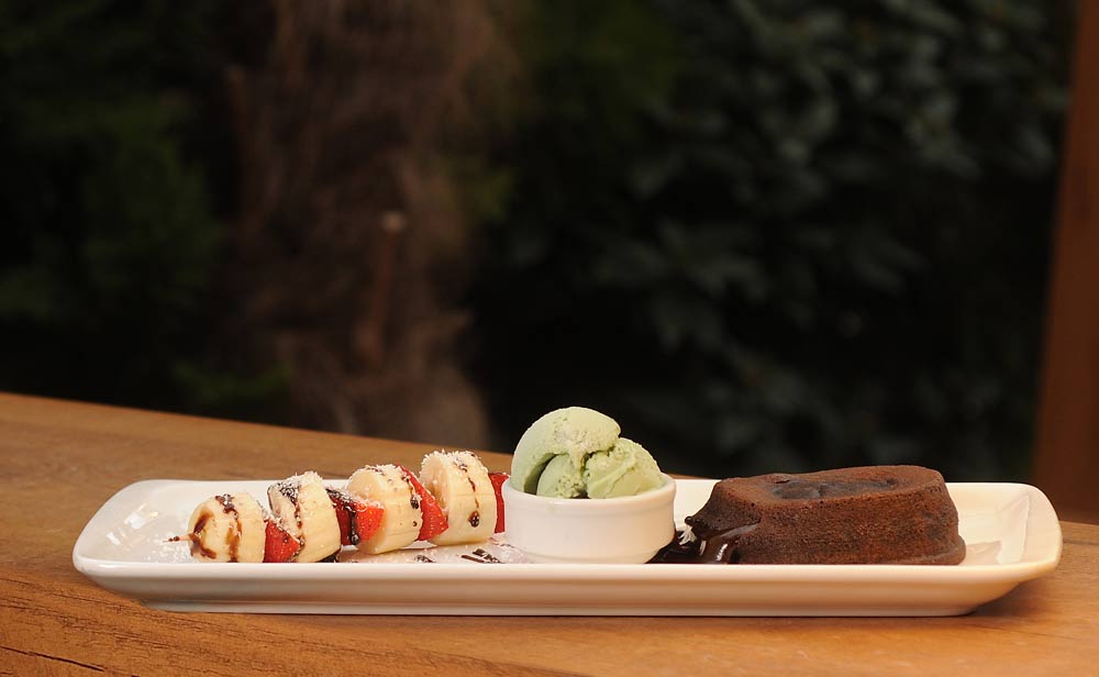 Hayatiniza Tat Katacak Dondurmali Brownie Ve Sufle Keyfi Zukka Da Sizleri Bekliyor Bursa Restaurants