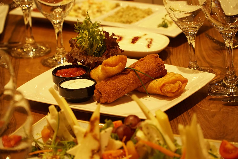 17 Kasım Cumartesi Gül Özgüner Altın ile 90'lar Gecesi &gt;&gt; Bursa Restaurants