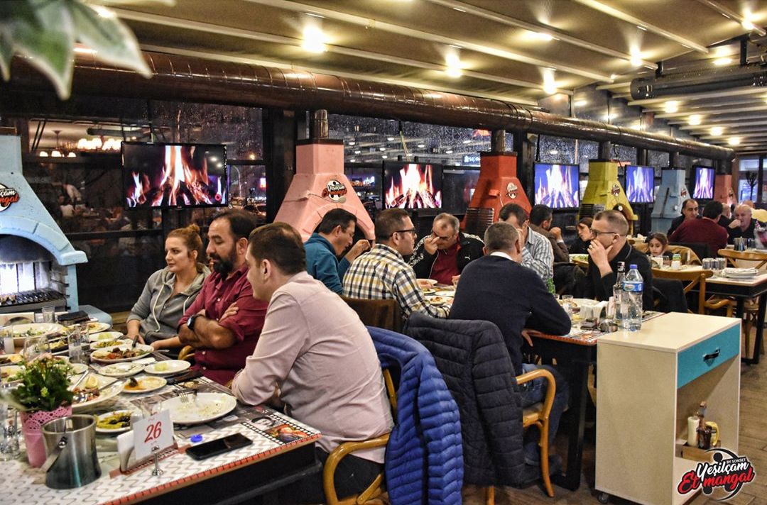 Yeşilçam ET Mangal'da Hübeya Arun ile Muhteşem Yılbaşı &gt;&gt; Bursa Restaurants